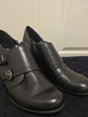 b.o.c. Caitleen Black Leather Ankle Booties Size 11 Comfort Heel Shoes